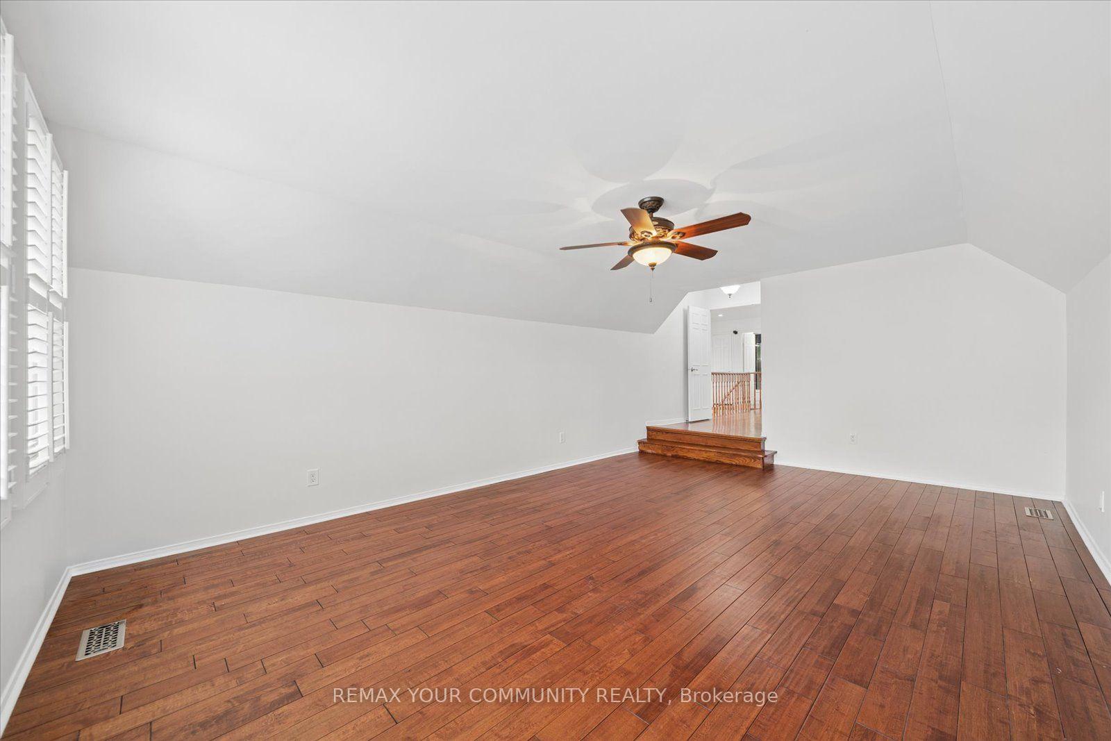 Photo 24 of 102 Edmund Seager Drive, Vaughan, Uplands — HOMEH