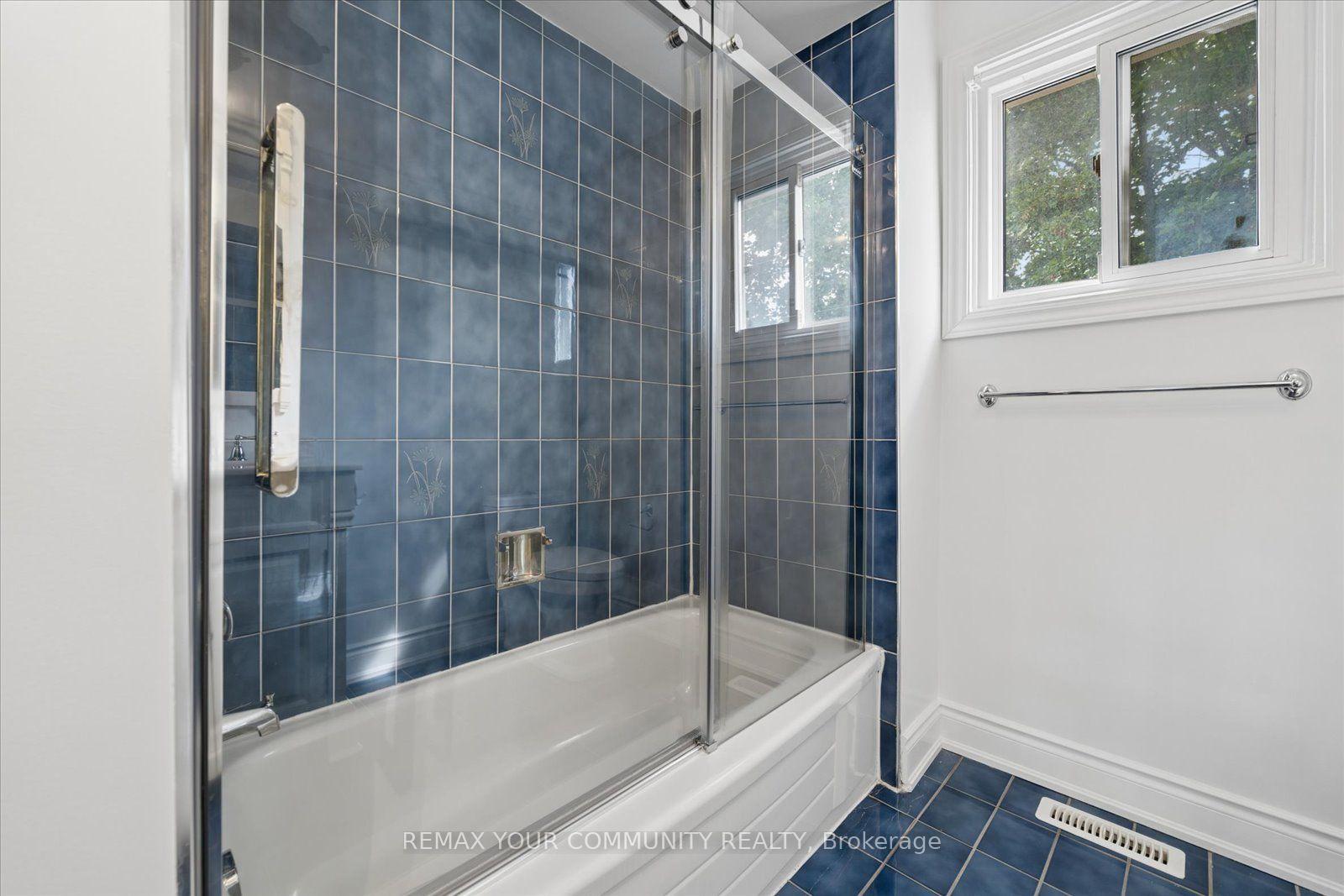 Photo 32 of 102 Edmund Seager Drive, Vaughan, Uplands — HOMEH