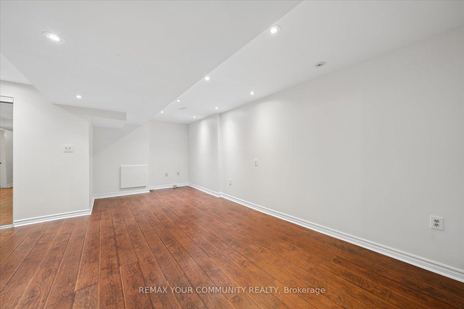 Photo 40 of 102 Edmund Seager Drive, Vaughan, Uplands — HOMEH