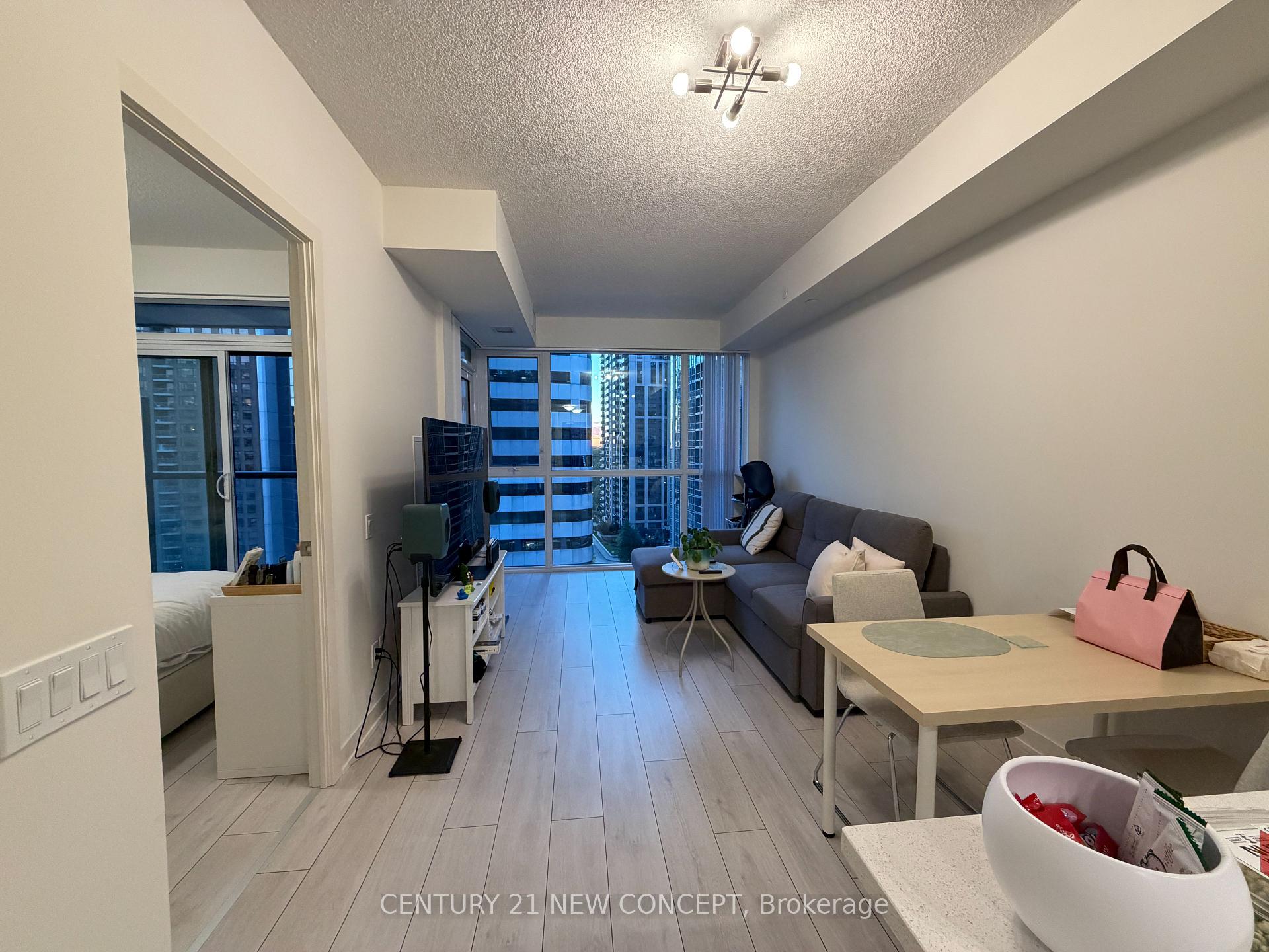 Photo 2 of Unit 916, 4955 Yonge Street, North York, Willowdale East — HOMEH