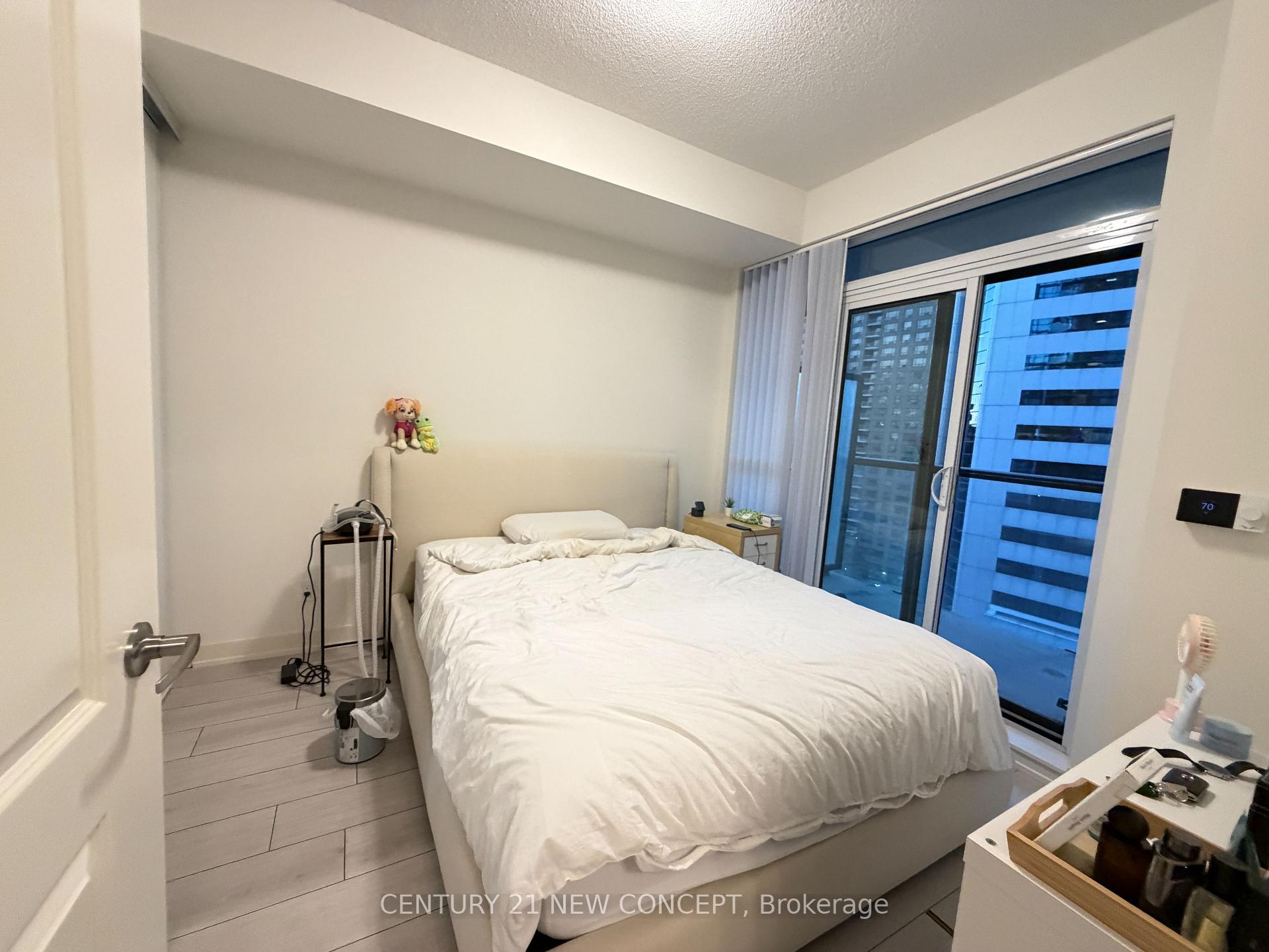 Photo 5 of Unit 916, 4955 Yonge Street, North York, Willowdale East — HOMEH