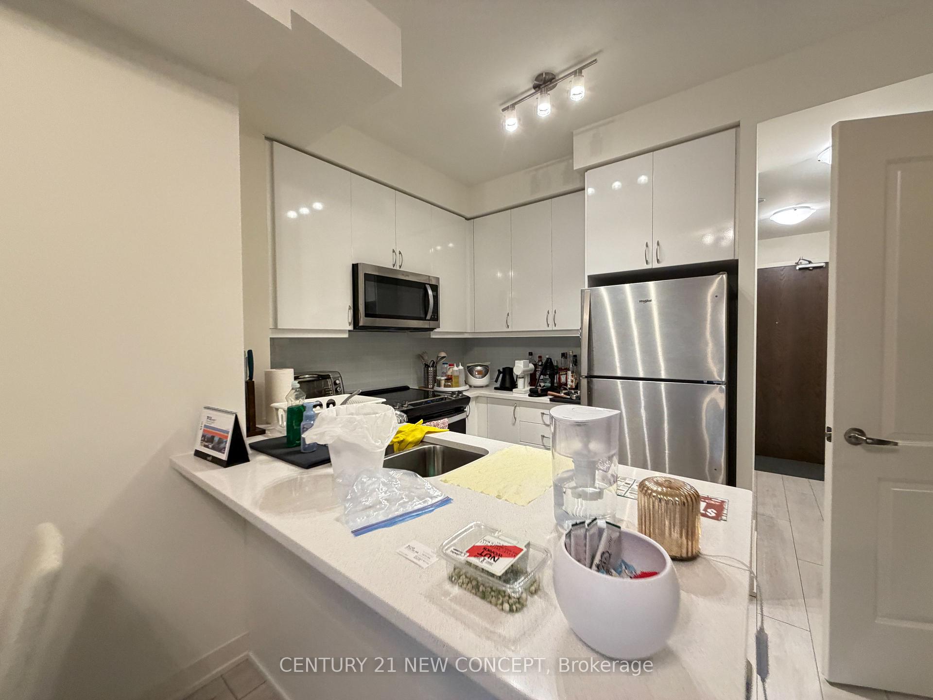 Photo 8 of Unit 916, 4955 Yonge Street, North York, Willowdale East — HOMEH