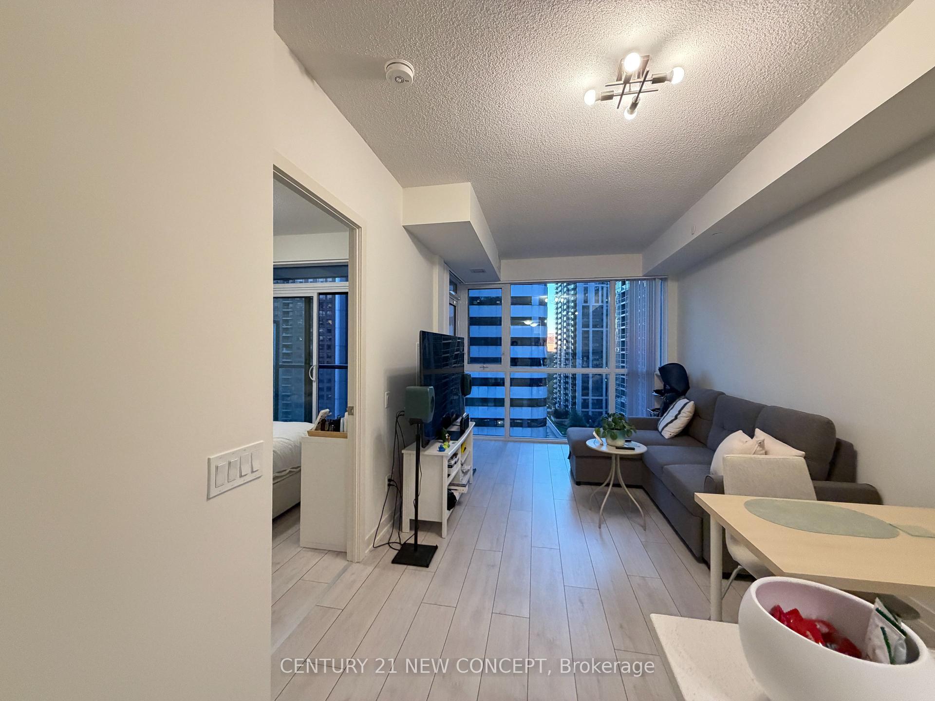 Photo 10 of Unit 916, 4955 Yonge Street, North York, Willowdale East — HOMEH
