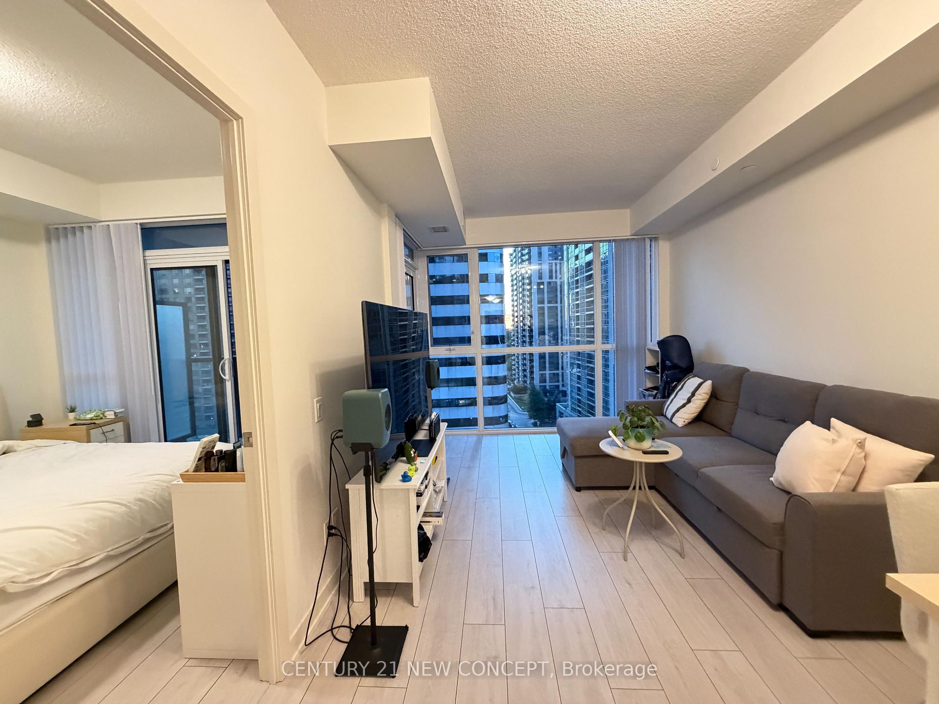 Photo 11 of Unit 916, 4955 Yonge Street, North York, Willowdale East — HOMEH