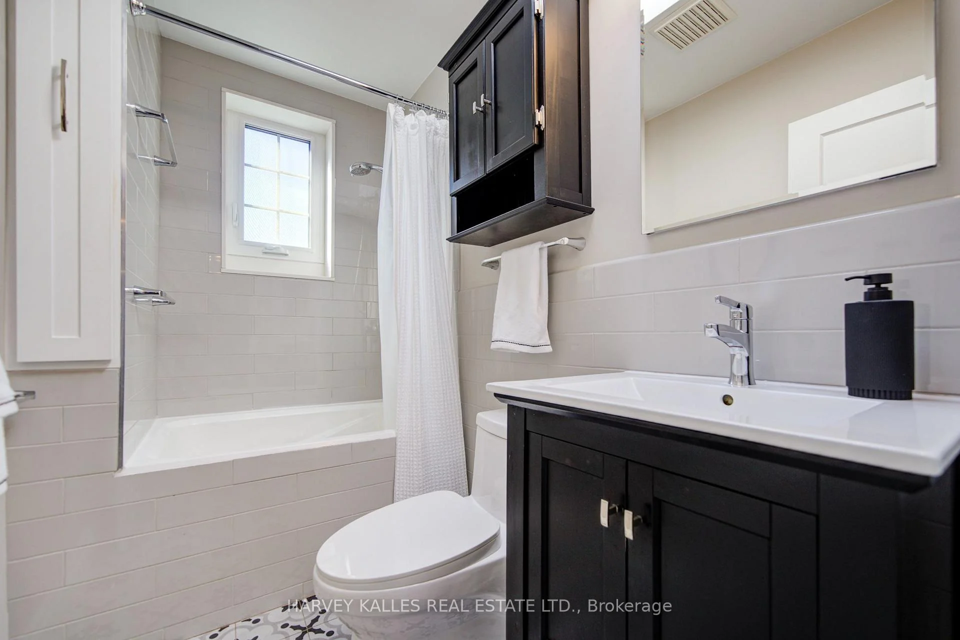 Photo 31 of 34 Kenwood Avenue, Toronto, Humewood-Cedarvale — HOMEH