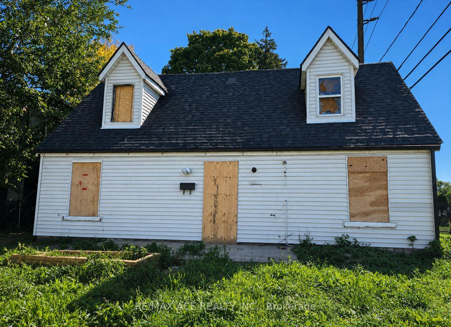 Photo 1 of 759 Ellis Street E, Windsor — HOMEH