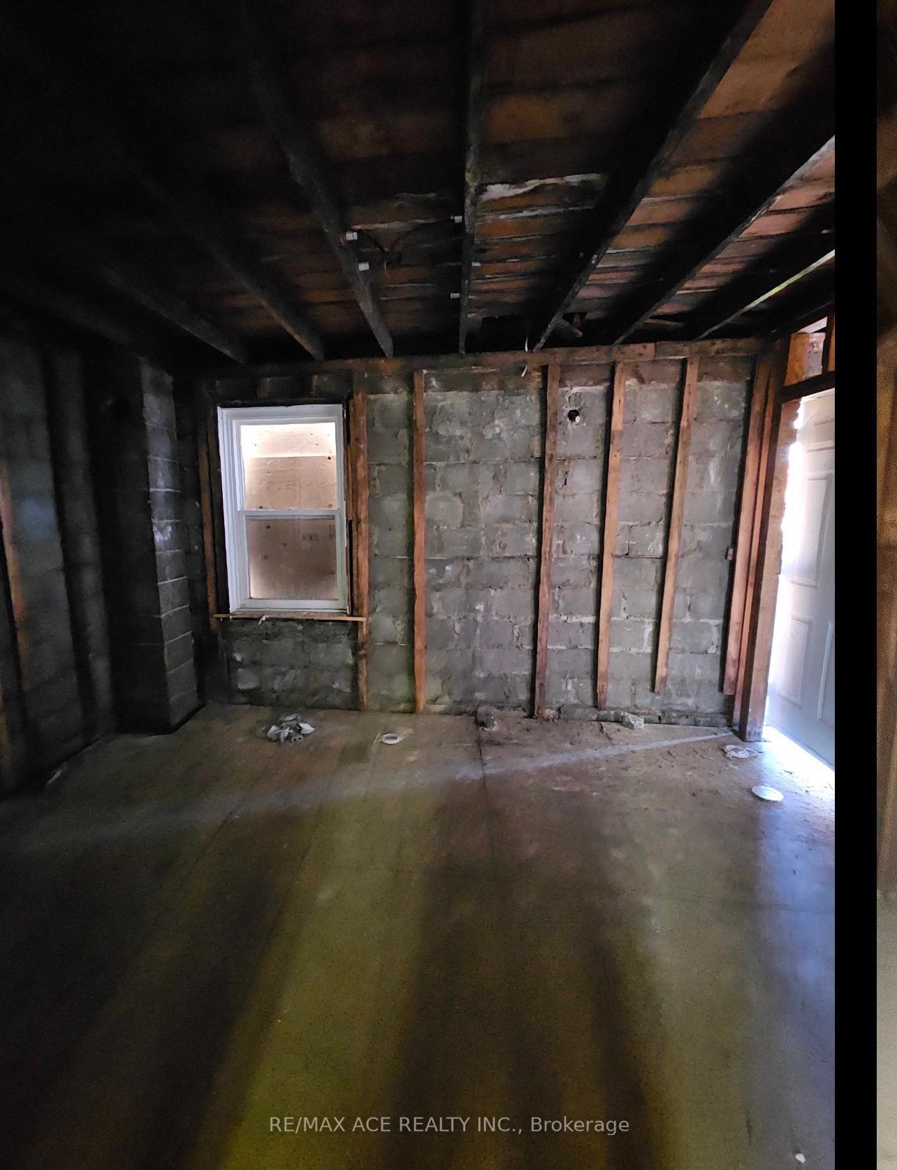 Photo 10 of 759 Ellis Street E, Windsor — HOMEH