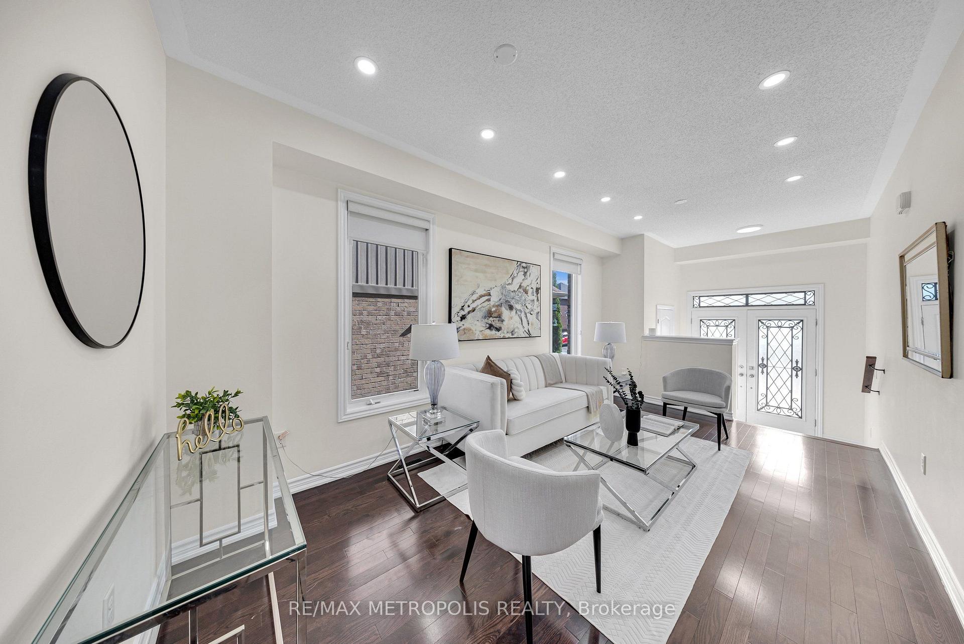 Photo 4 of 23 Gordon Cowling Street, Clarington, Courtice — HOMEH