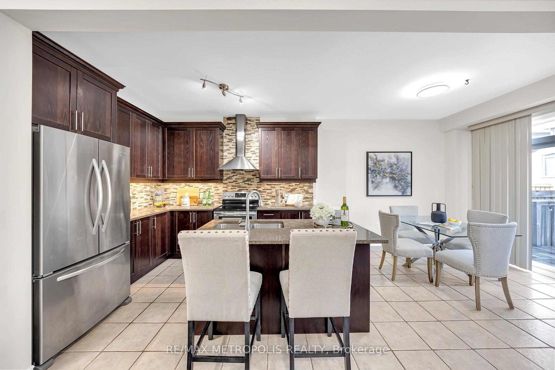 Photo 8 of 23 Gordon Cowling Street, Clarington, Courtice — HOMEH