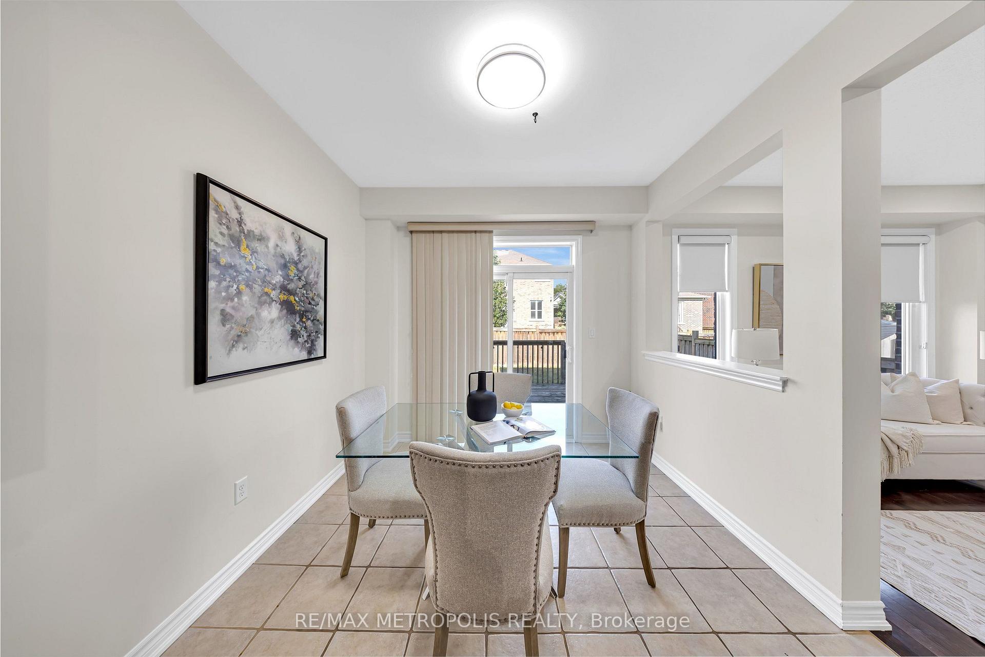 Photo 10 of 23 Gordon Cowling Street, Clarington, Courtice — HOMEH
