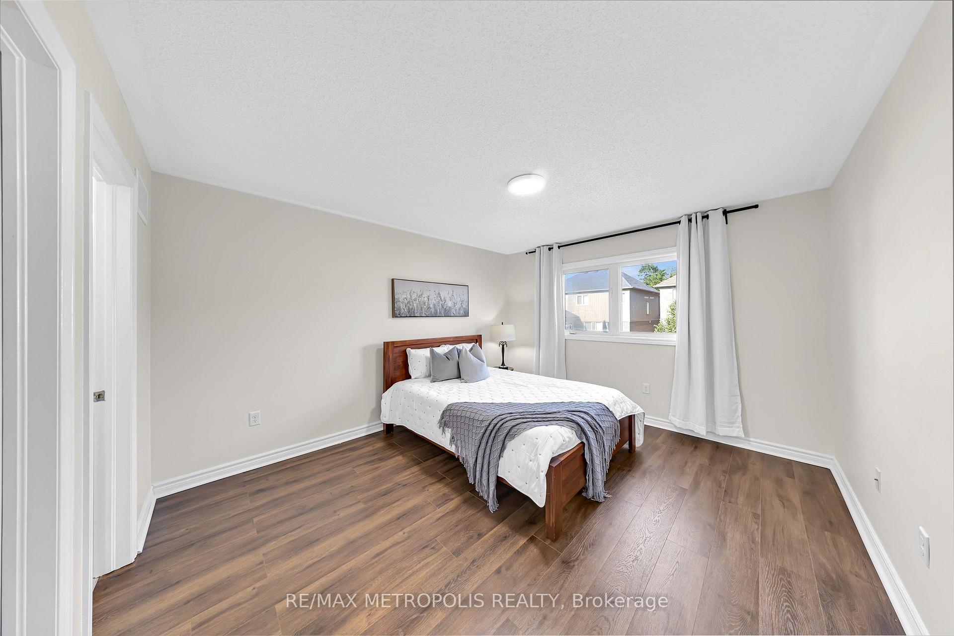 Photo 13 of 23 Gordon Cowling Street, Clarington, Courtice — HOMEH