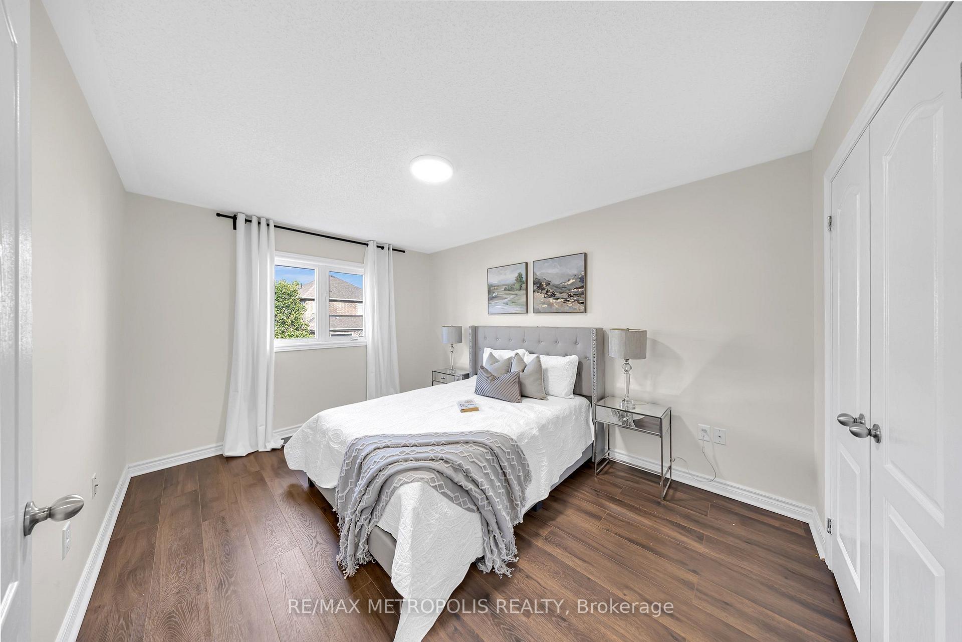 Photo 16 of 23 Gordon Cowling Street, Clarington, Courtice — HOMEH