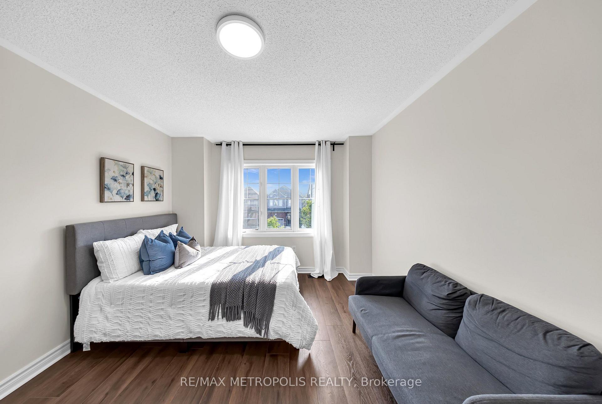 Photo 18 of 23 Gordon Cowling Street, Clarington, Courtice — HOMEH
