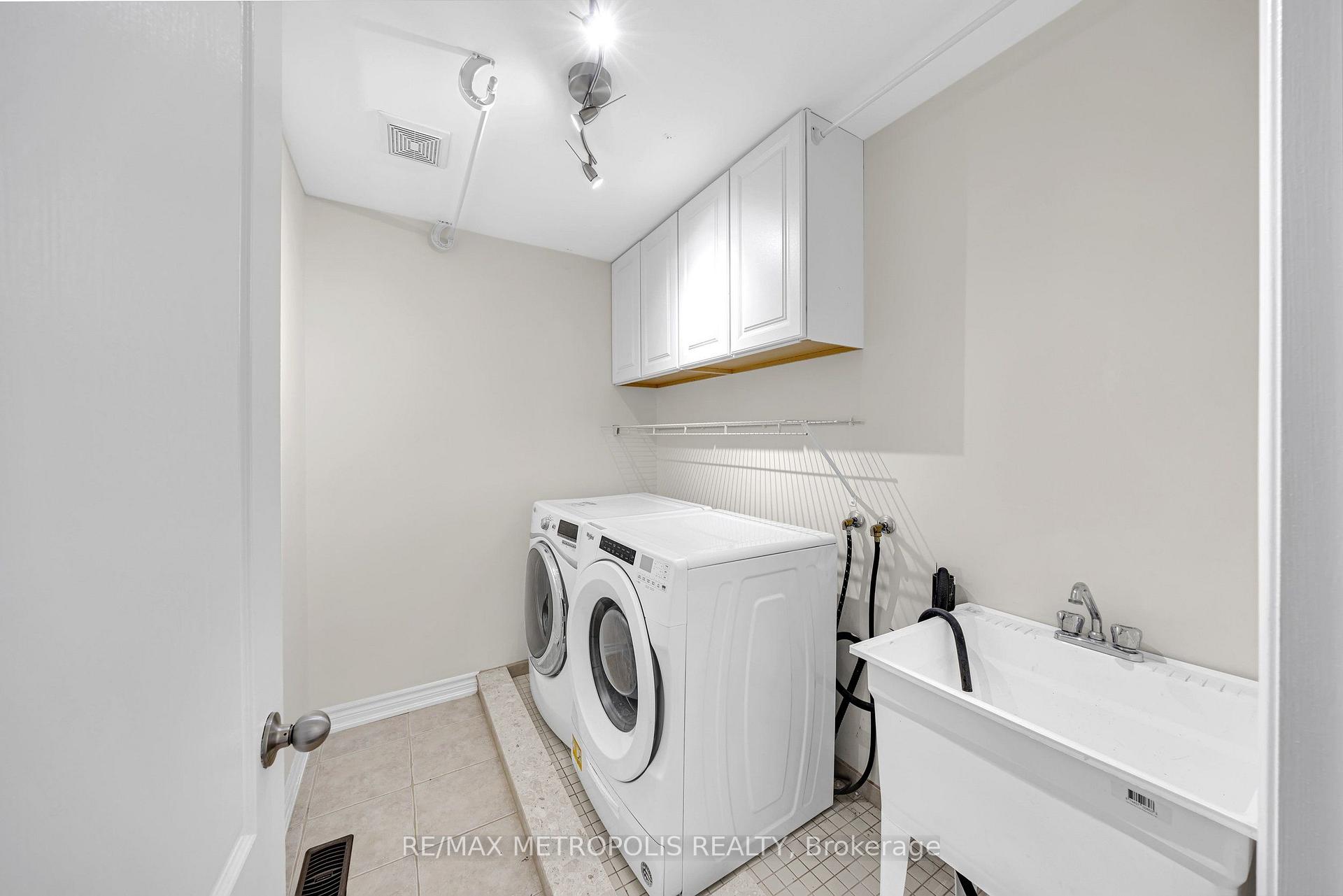 Photo 19 of 23 Gordon Cowling Street, Clarington, Courtice — HOMEH