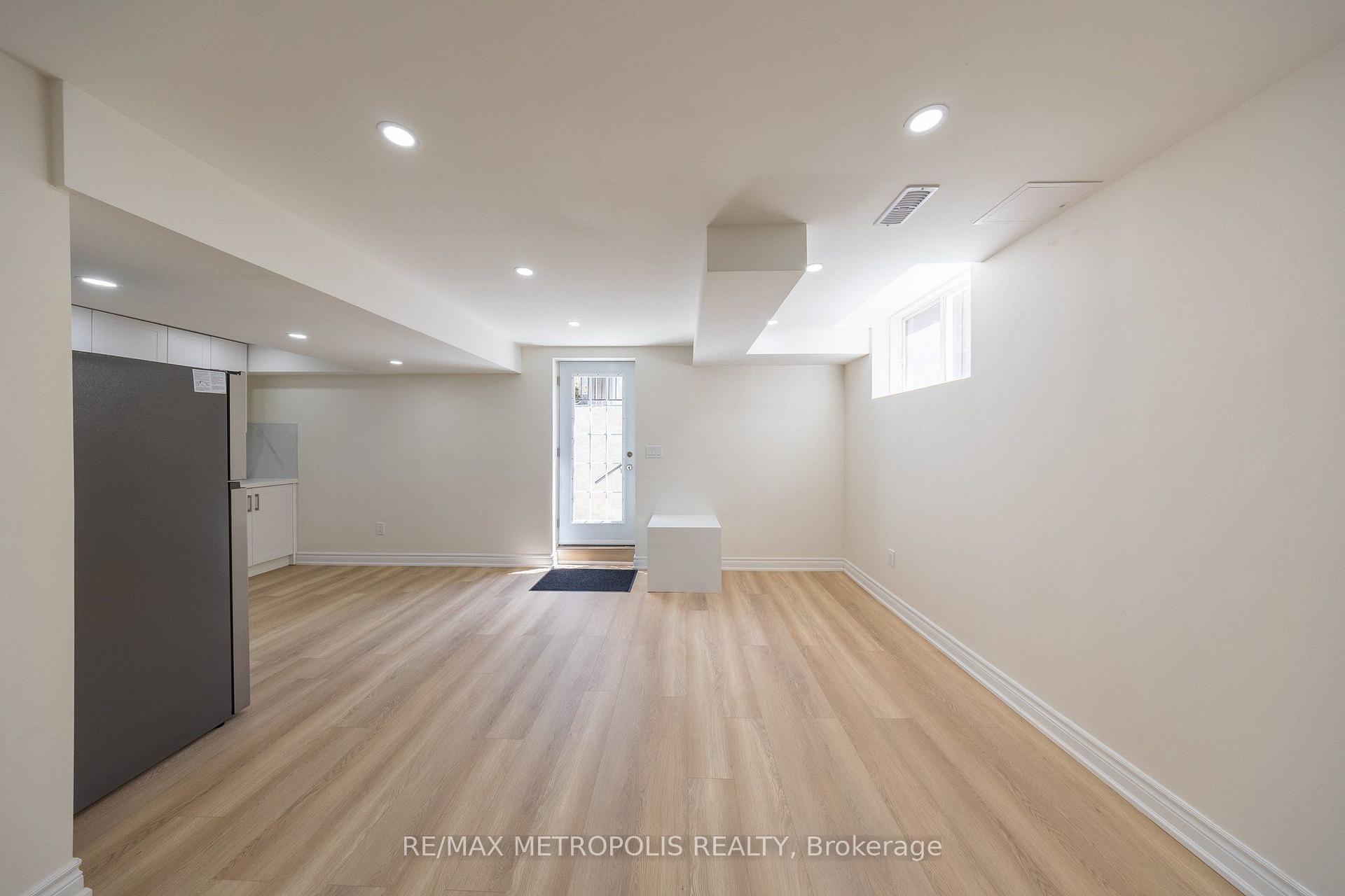 Photo 25 of 23 Gordon Cowling Street, Clarington, Courtice — HOMEH