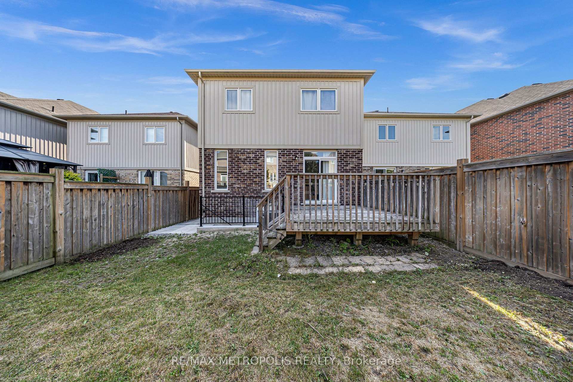 Photo 33 of 23 Gordon Cowling Street, Clarington, Courtice — HOMEH
