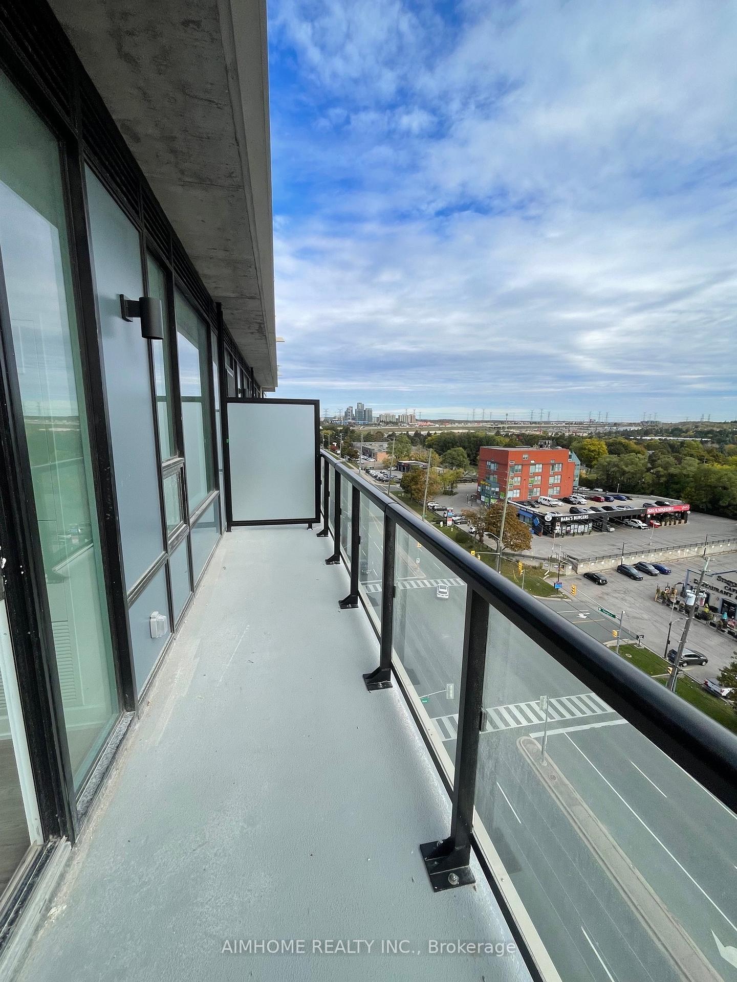 Photo 5 of Unit 914, 8188 Yonge Street, Vaughan, Uplands — HOMEH