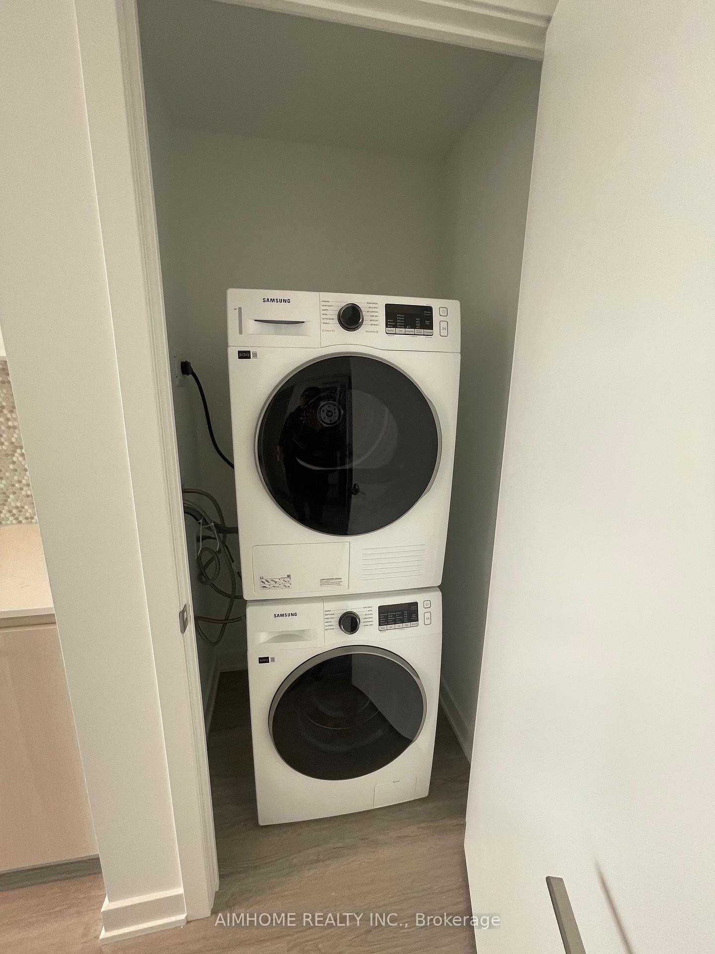 Photo 9 of Unit 914, 8188 Yonge Street, Vaughan, Uplands — HOMEH