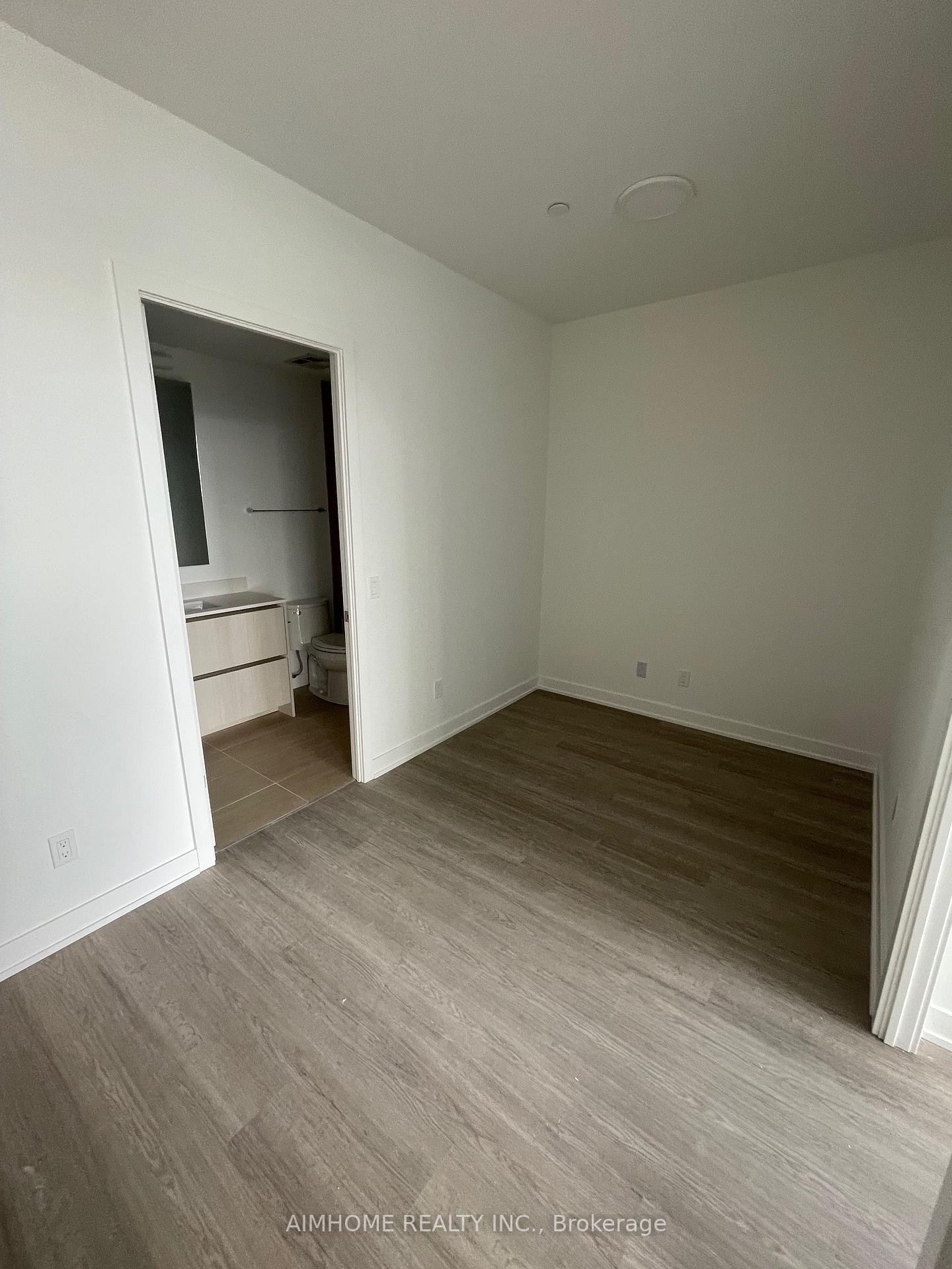 Photo 14 of Unit 914, 8188 Yonge Street, Vaughan, Uplands — HOMEH