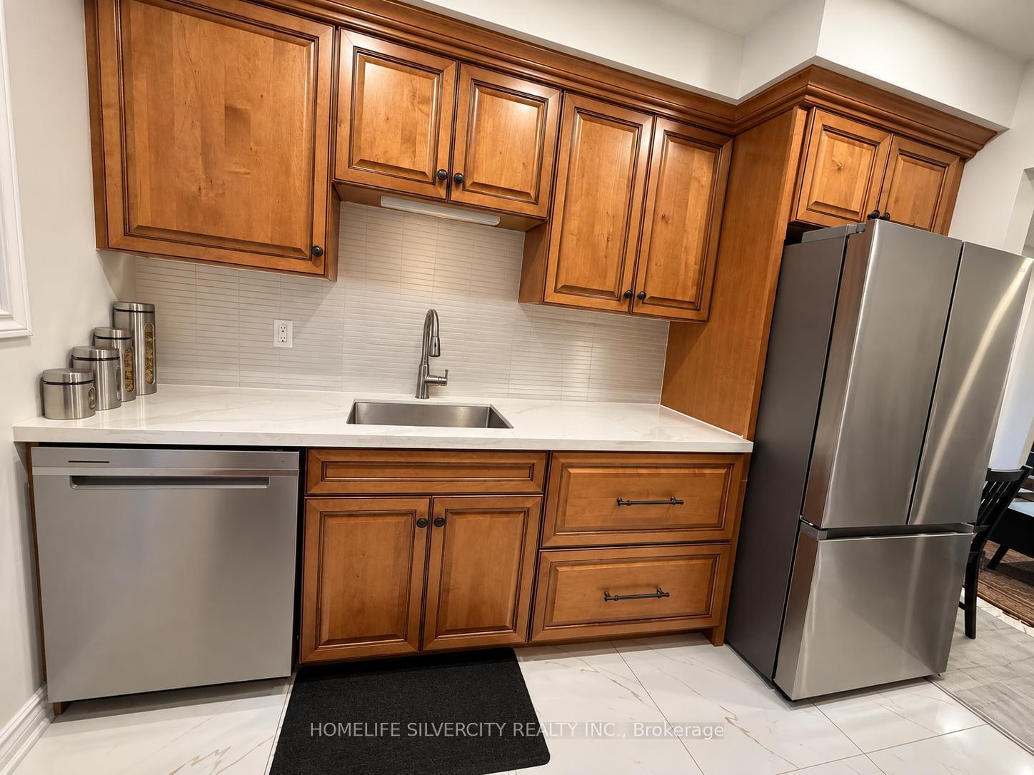 Photo 7 of 151 Thoms Crescent, Newmarket, Central Newmarket — HOMEH