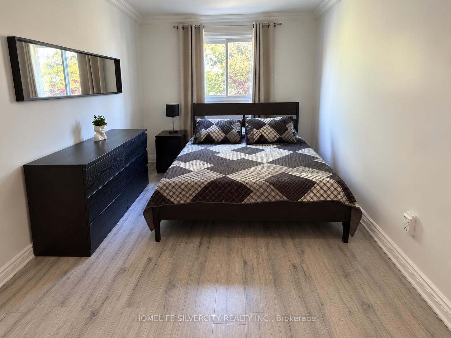 Photo 8 of 151 Thoms Crescent, Newmarket, Central Newmarket — HOMEH