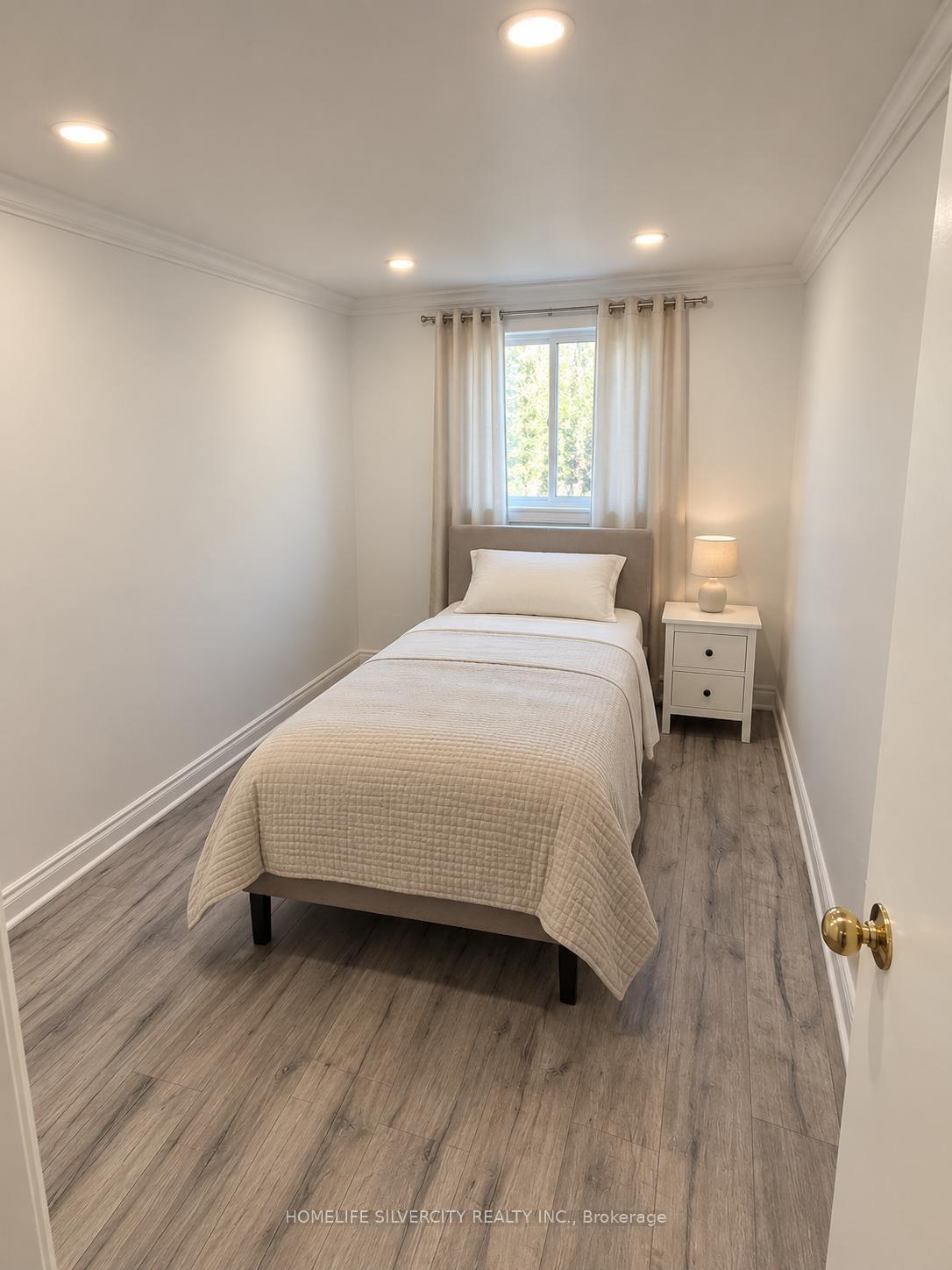 Photo 9 of 151 Thoms Crescent, Newmarket, Central Newmarket — HOMEH