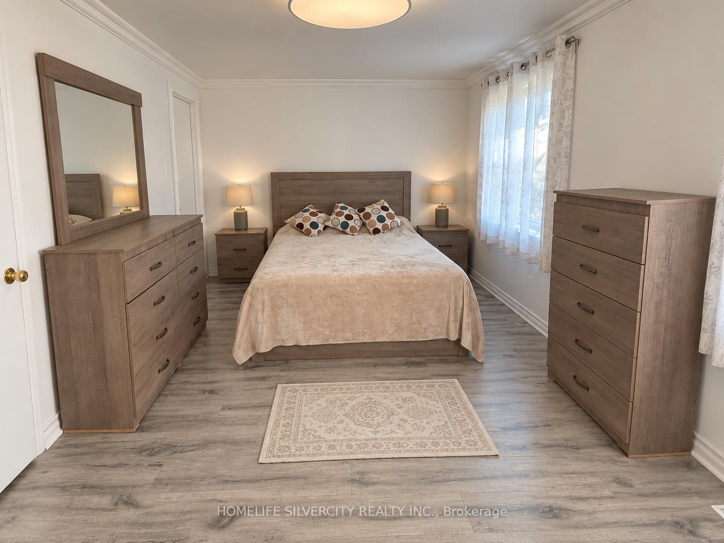 Photo 11 of 151 Thoms Crescent, Newmarket, Central Newmarket — HOMEH