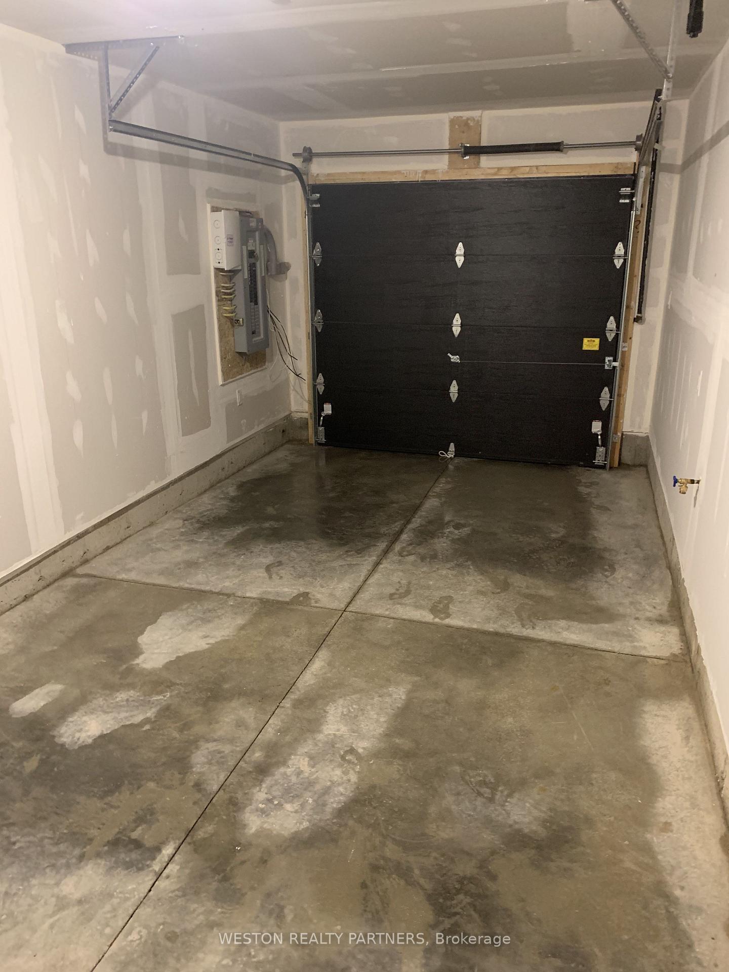 Photo 15 of Unit 141, 30 Times Square Boulevard, Hamilton, Stoney Creek Mountain — HOMEH