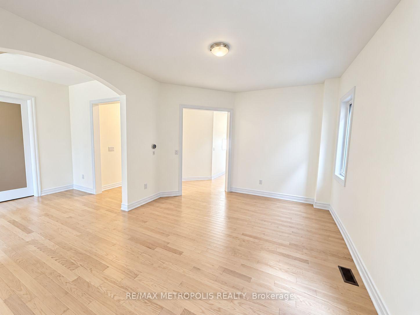 Photo 4 of 2224 Beckman Crescent, Oshawa, Kedron — HOMEH
