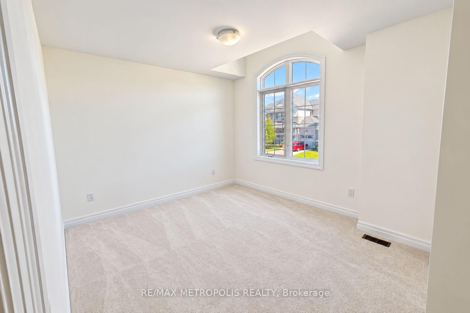 Photo 5 of 2224 Beckman Crescent, Oshawa, Kedron — HOMEH