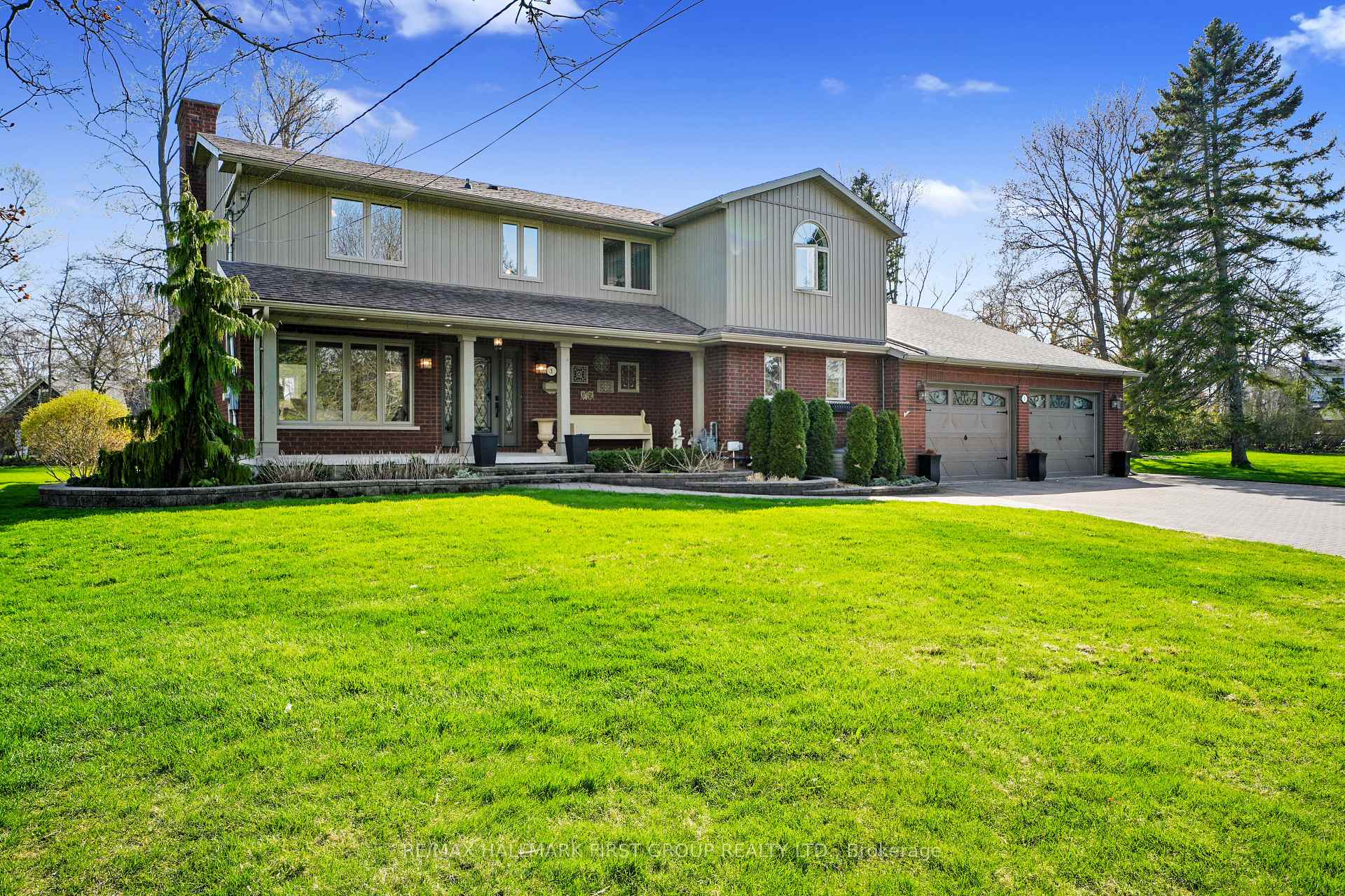 Photo 1 of 3 Hamilton Court, Cobourg — HOMEH