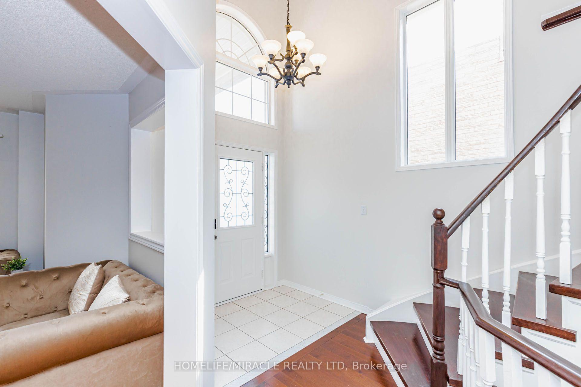 Photo 8 of 955 Bristol Road W, Mississauga, East Credit — HOMEH
