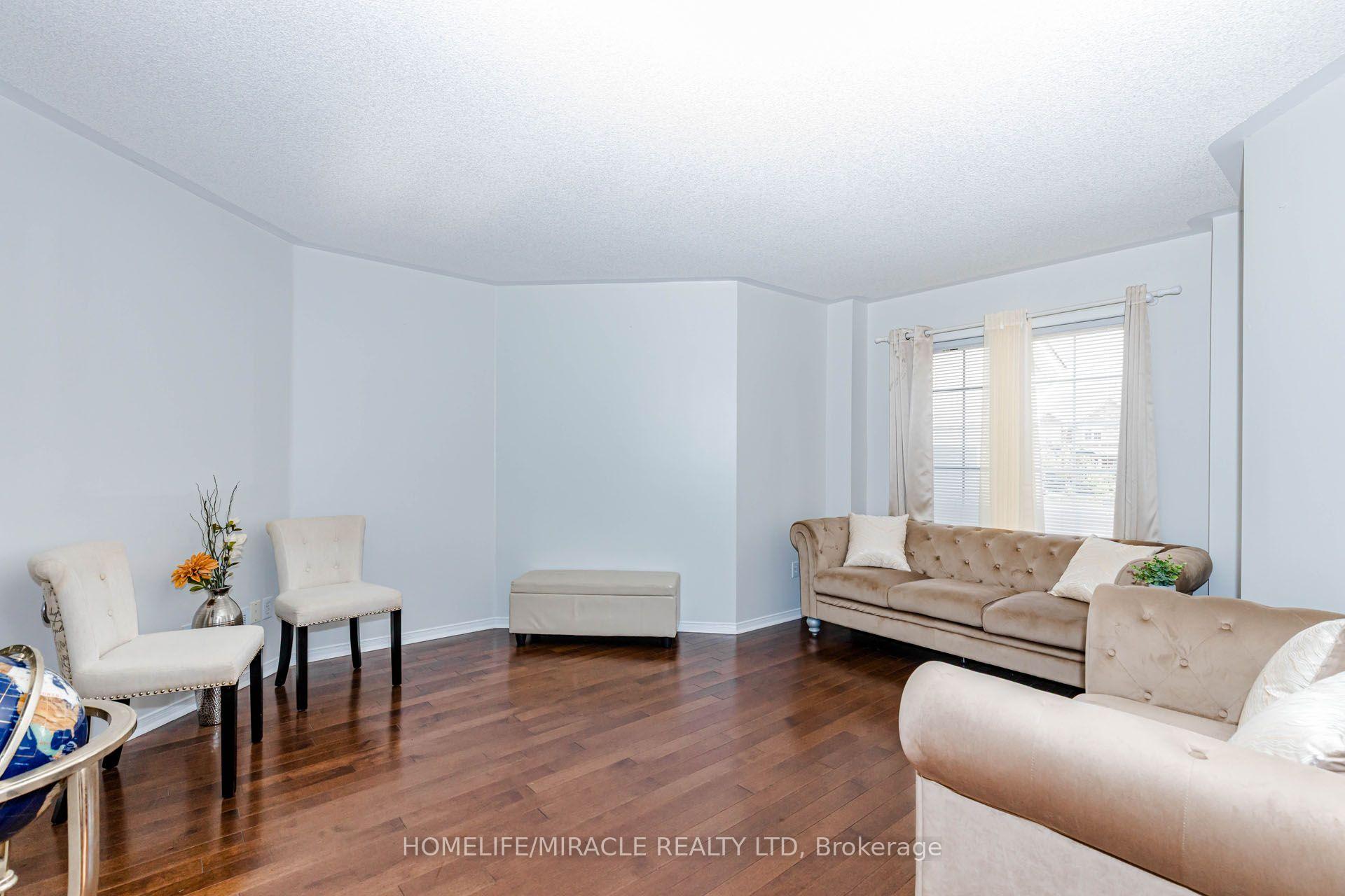 Photo 11 of 955 Bristol Road W, Mississauga, East Credit — HOMEH