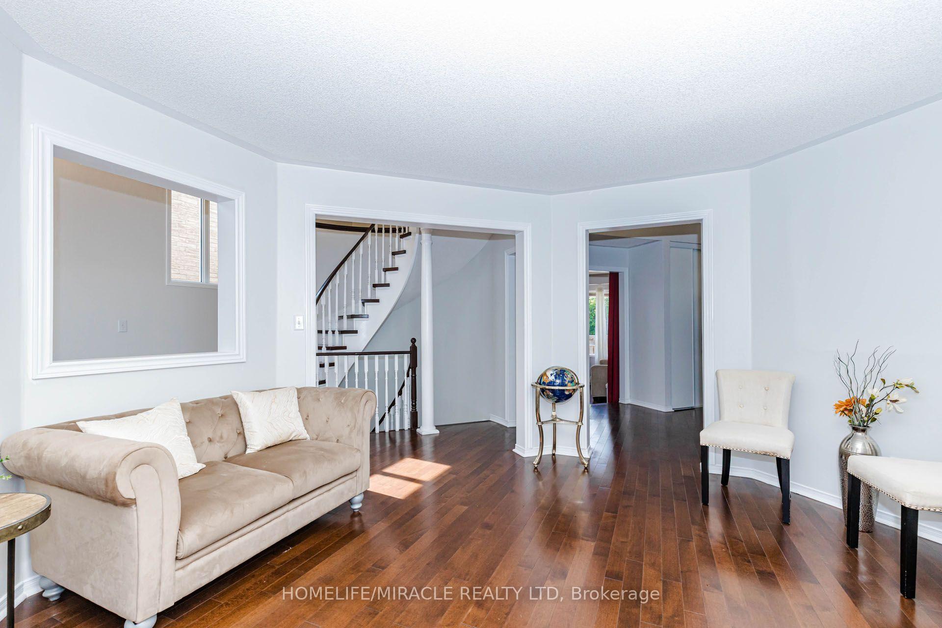 Photo 13 of 955 Bristol Road W, Mississauga, East Credit — HOMEH