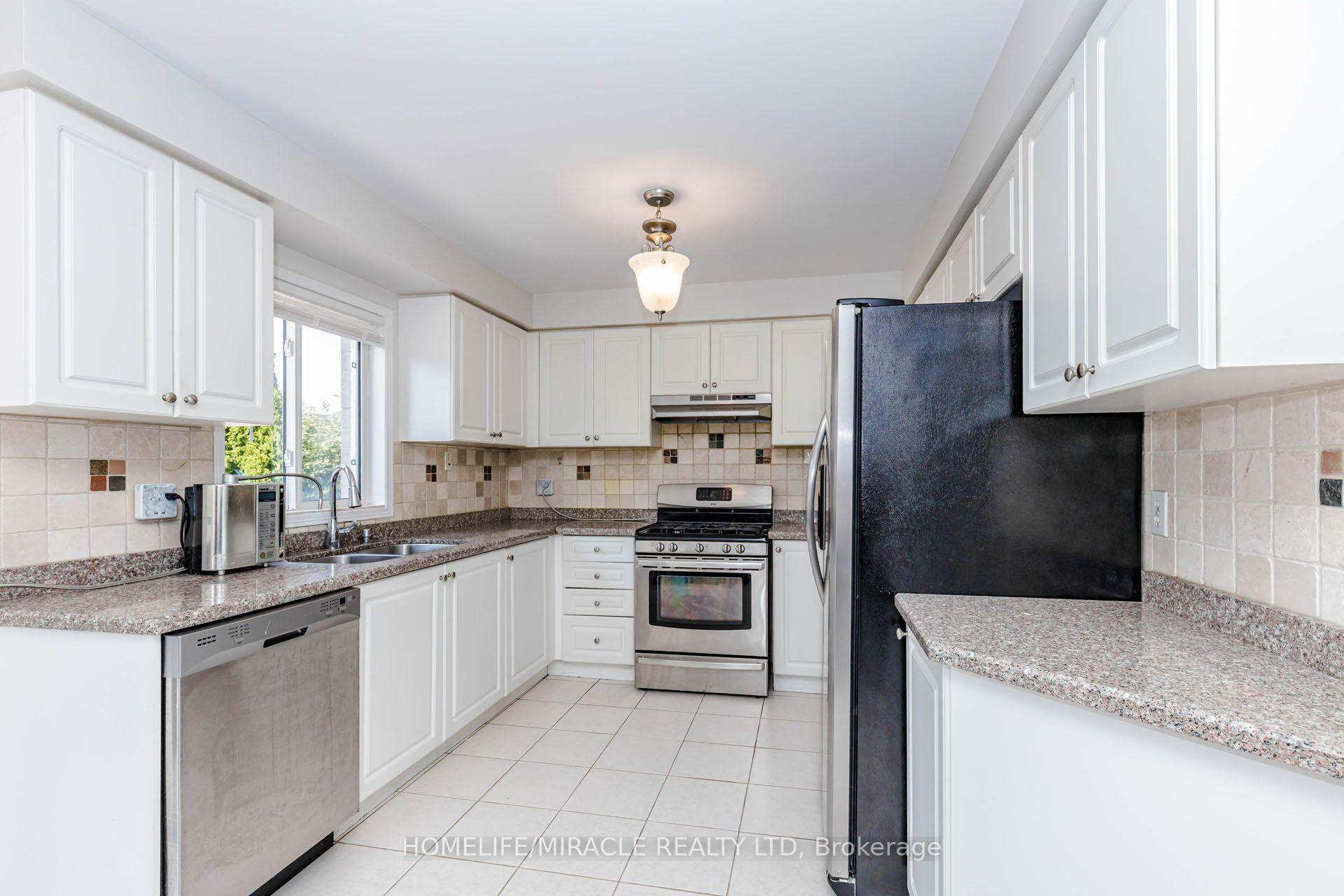 Photo 20 of 955 Bristol Road W, Mississauga, East Credit — HOMEH