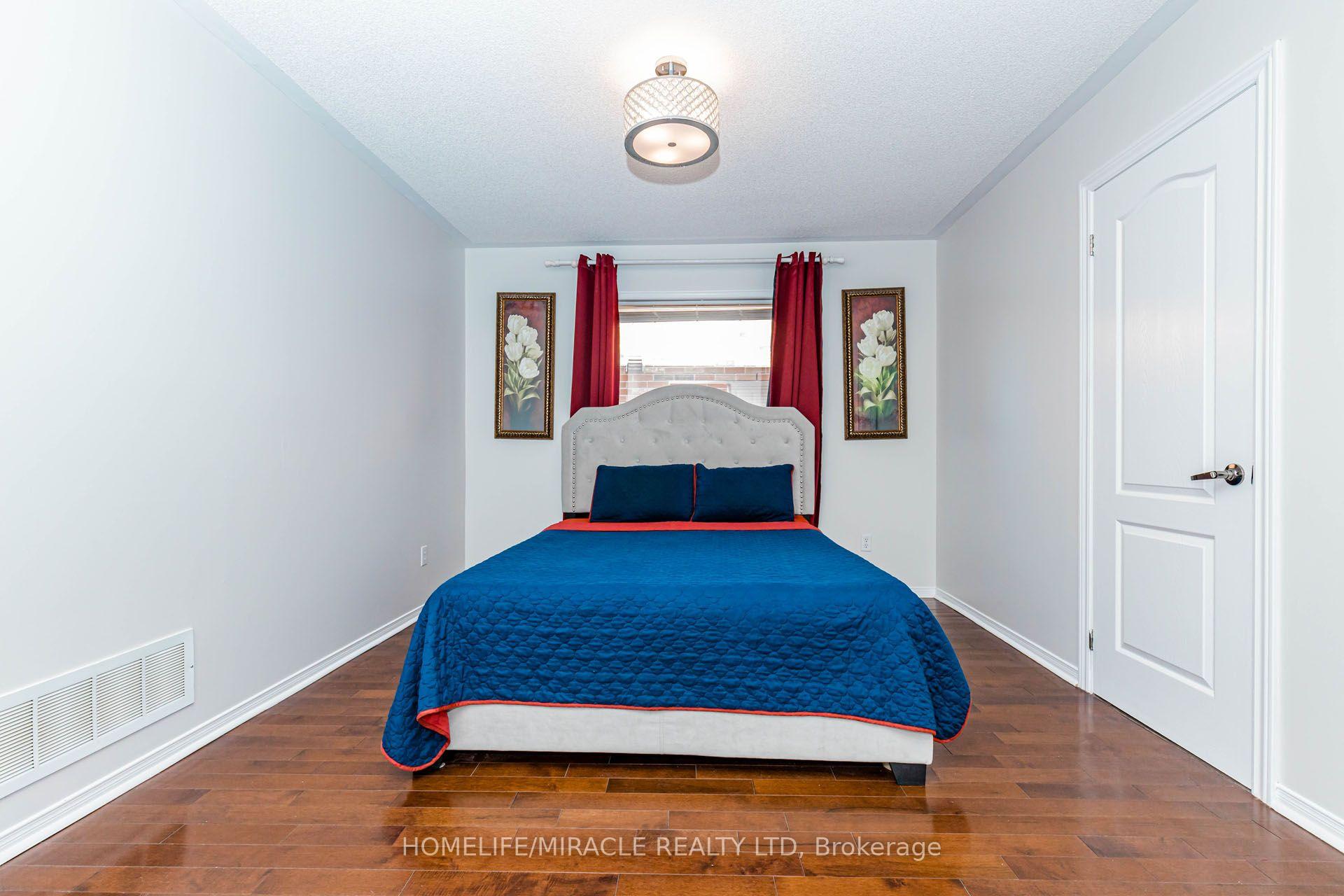 Photo 23 of 955 Bristol Road W, Mississauga, East Credit — HOMEH