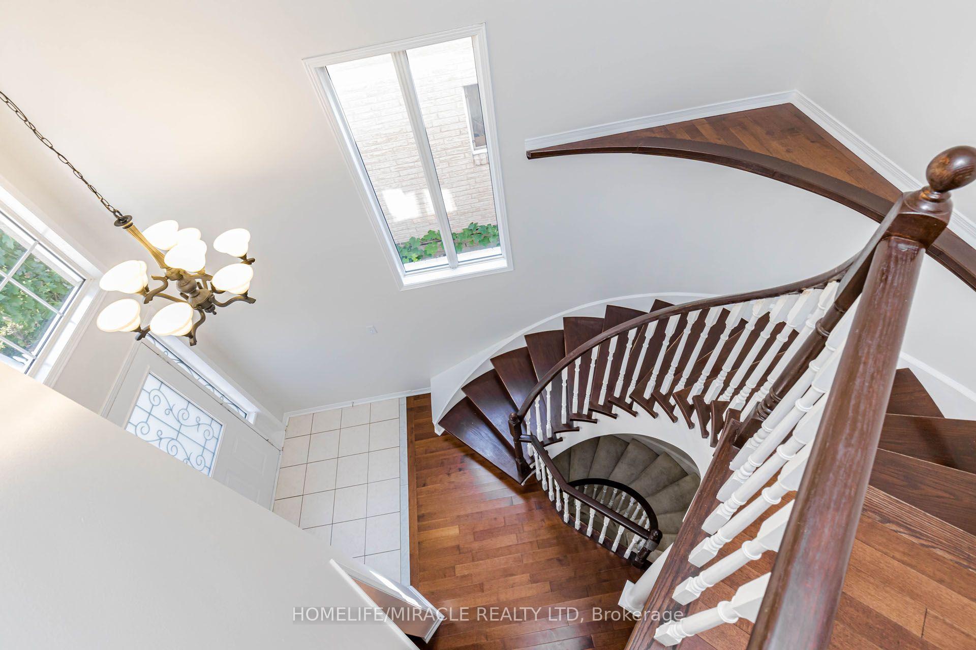 Photo 26 of 955 Bristol Road W, Mississauga, East Credit — HOMEH