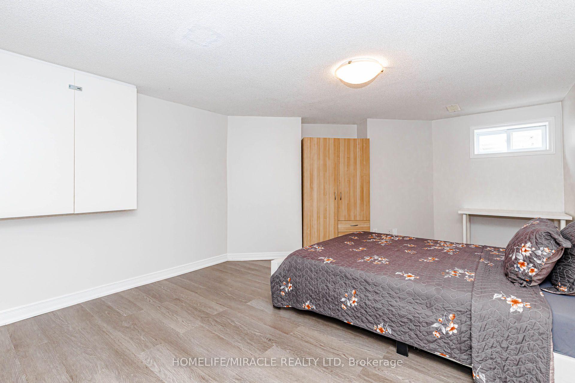 Photo 43 of 955 Bristol Road W, Mississauga, East Credit — HOMEH
