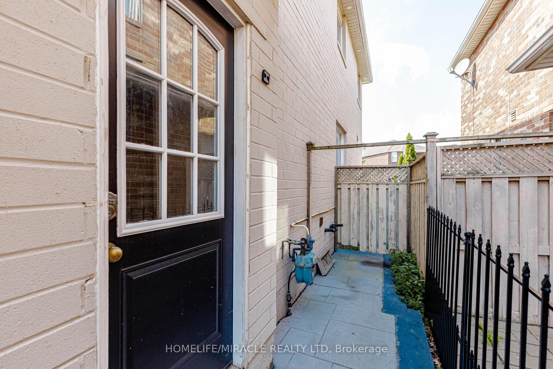 Photo 47 of 955 Bristol Road W, Mississauga, East Credit — HOMEH