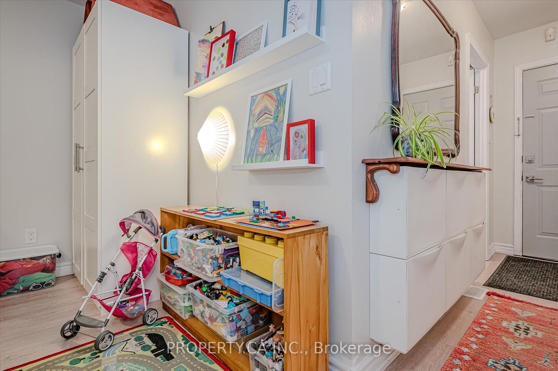 Photo 17 of 51 Fairview Avenue, Hamilton, Crown Point — HOMEH