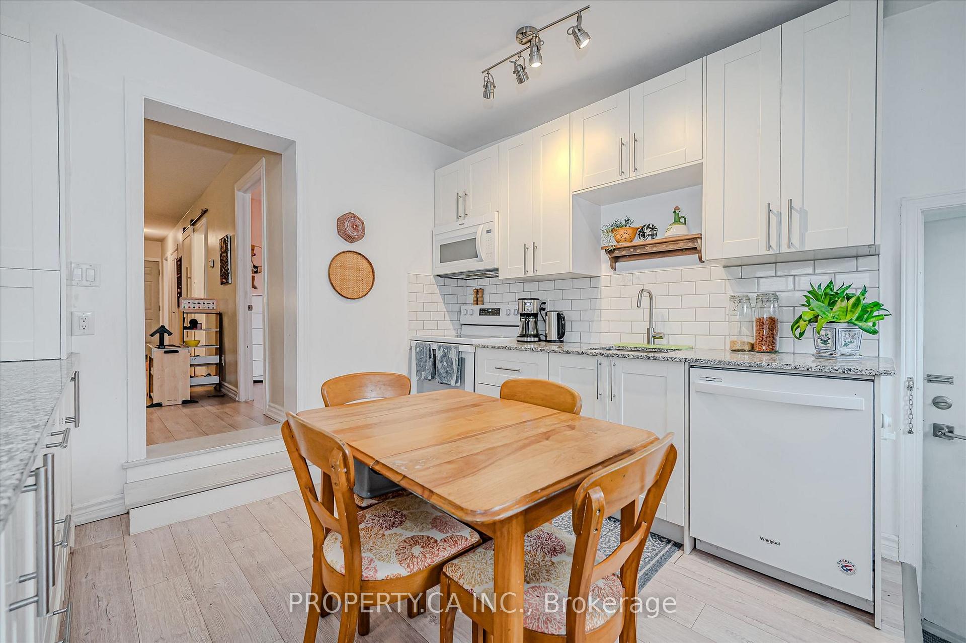 Photo 24 of 51 Fairview Avenue, Hamilton, Crown Point — HOMEH