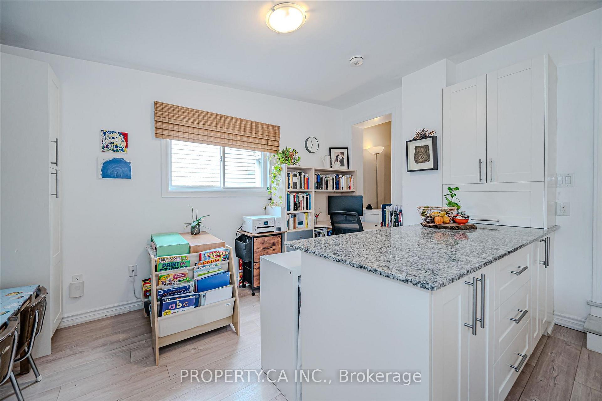 Photo 25 of 51 Fairview Avenue, Hamilton, Crown Point — HOMEH