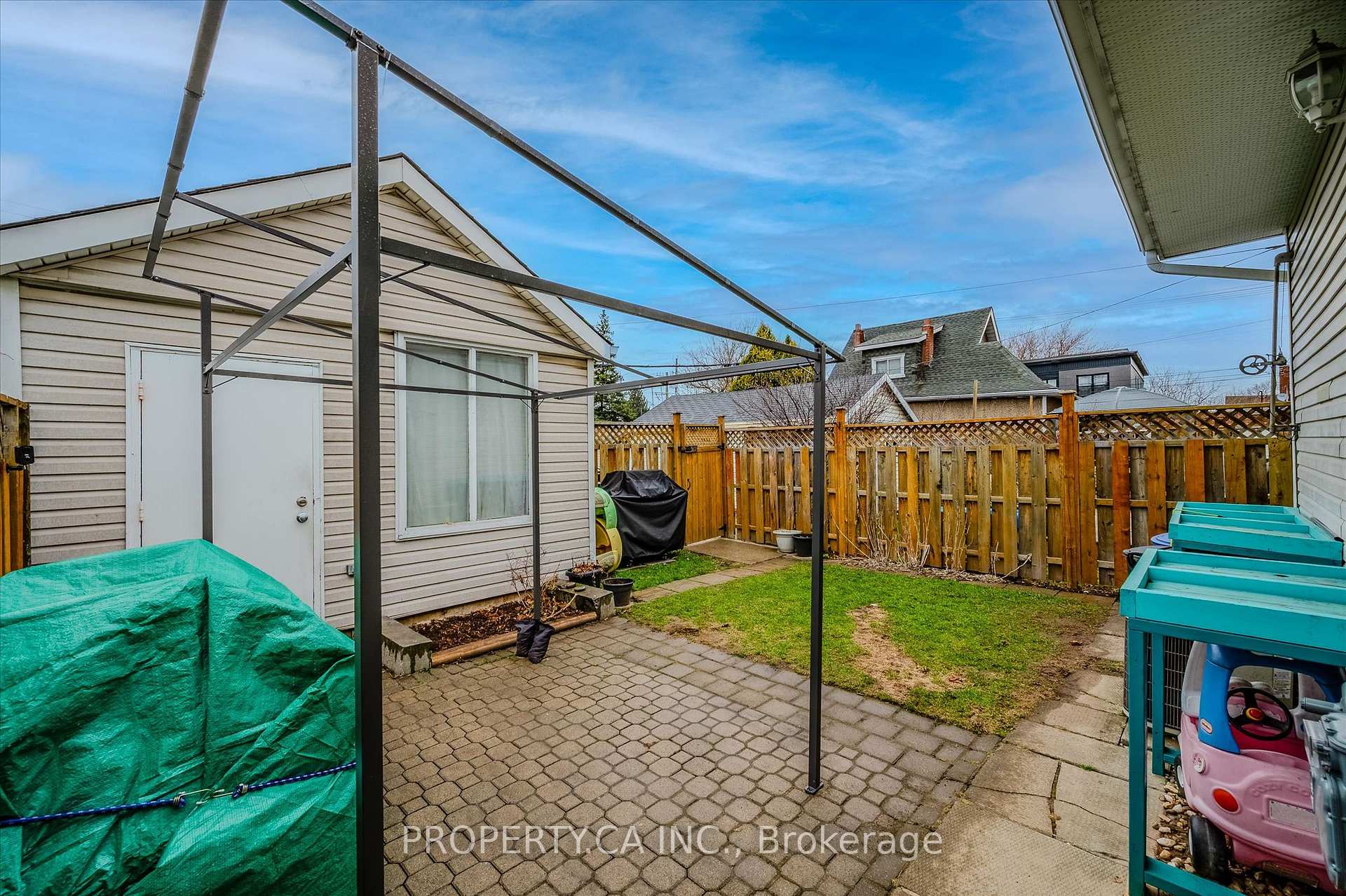 Photo 32 of 51 Fairview Avenue, Hamilton, Crown Point — HOMEH