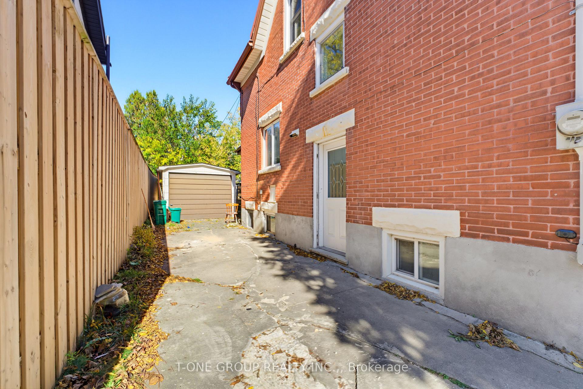 Photo 33 of 64 Chapel Street, Kitchener, Civic Centre — HOMEH