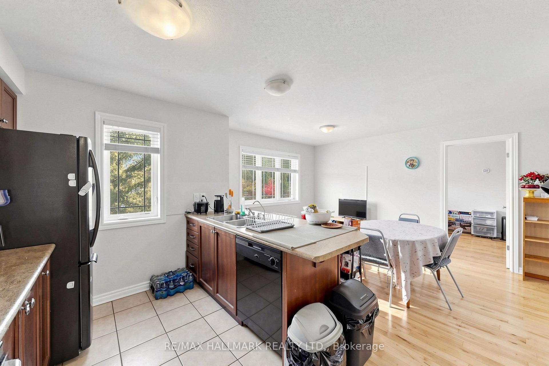 Photo 37 of 20 Tolton Drive, Guelph, Pineridge/Westminster Woods — HOMEH