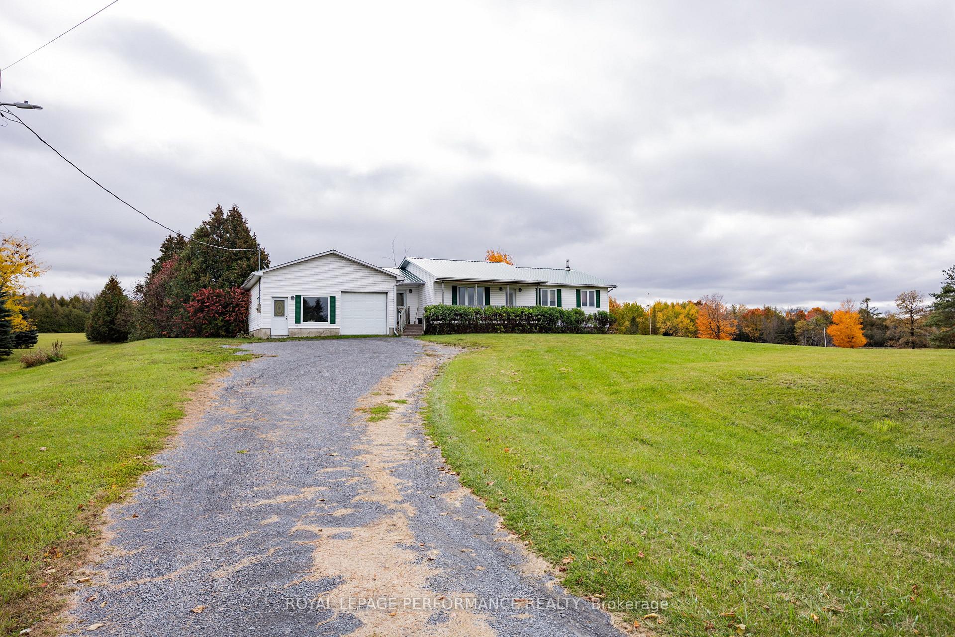 Photo 3 of 19976 County 43 Road, North Glengarry, North Glengarry (Kenyon) Twp — HOMEH