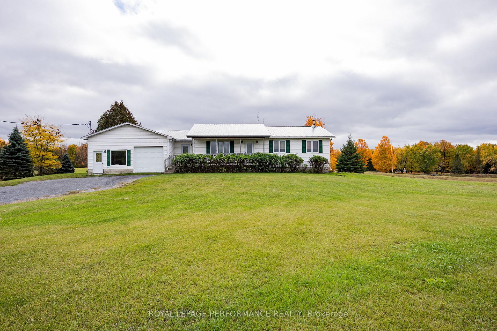 Photo 5 of 19976 County 43 Road, North Glengarry, North Glengarry (Kenyon) Twp — HOMEH