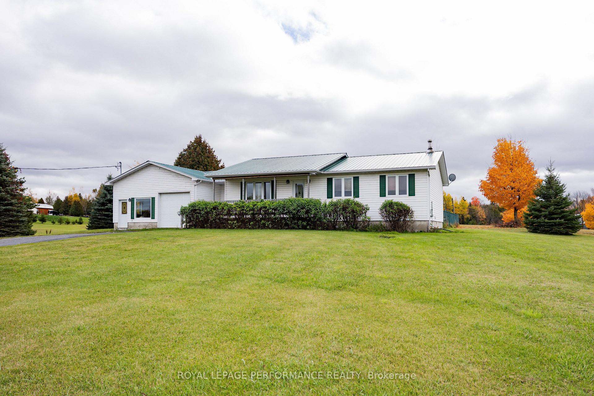 Photo 6 of 19976 County 43 Road, North Glengarry, North Glengarry (Kenyon) Twp — HOMEH
