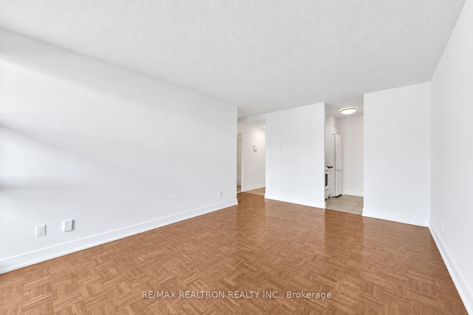 Photo 3 of Unit 1108, 33 Isabella Street, Toronto, Church-Yonge Corridor — HOMEH