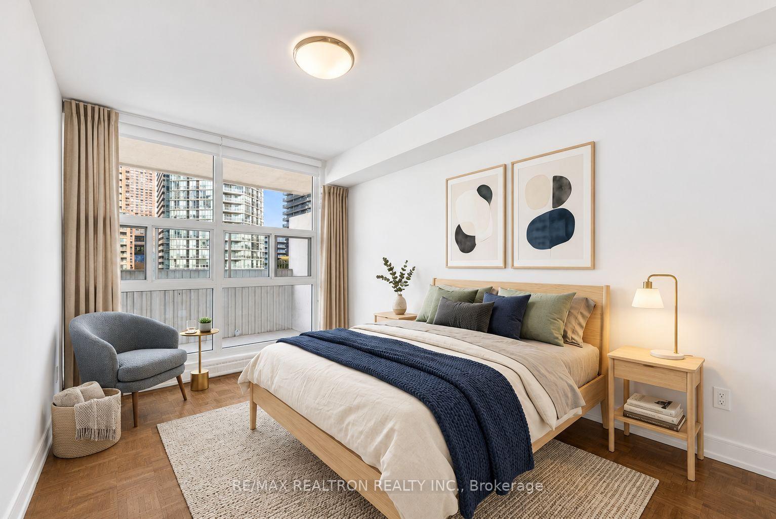 Photo 8 of Unit 1108, 33 Isabella Street, Toronto, Church-Yonge Corridor — HOMEH